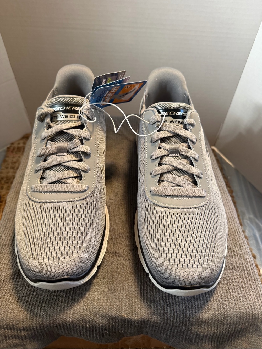 Skechers Hands Free Swift Fit Verse Sneakers Men’s 10.5 Gray NWT